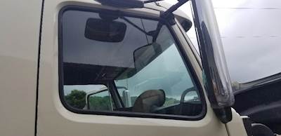 Volvo VNL Right Front Door Glass