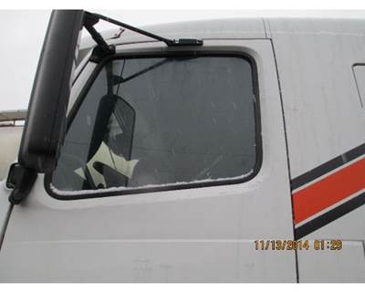 Volvo VNL Left Front Door Glass