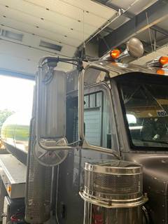 Peterbilt 389 Right Door Mirror