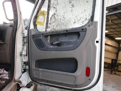 Freightliner Cascadia Right Door Window Regulator for a Freightliner CASCADIA 125