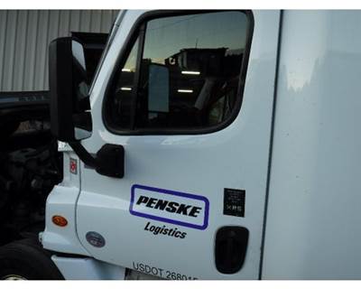 Freightliner Cascadia Left Door Window Regulator for a Freightliner CASCADIA 125