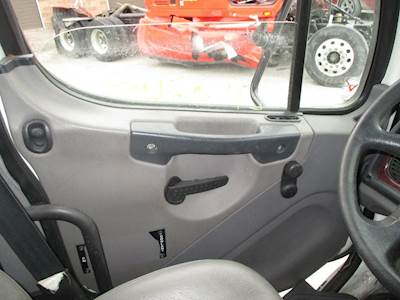 Freightliner M2 106 Left Door Window Regulator