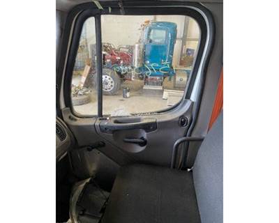 Freightliner M2 106 Right Door Window Regulator