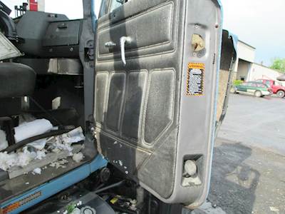 Mack RD688S Right Door Window Regulator