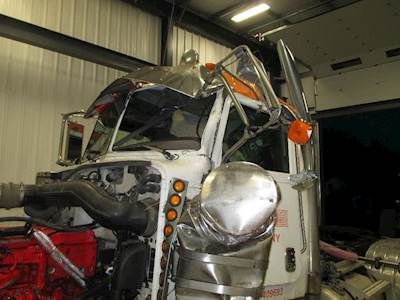 Peterbilt 389 Left Door Window Regulator