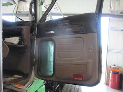 Peterbilt 389 Right Door Window Regulator