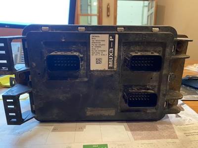 Peterbilt 579 Engine Control Module (ECM)