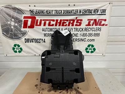 Detroit DD8 Engine Oil Pan for a Freightliner M2 106