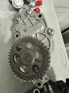 Detroit DD8 Engine Oil Pump for a Freightliner M2 106