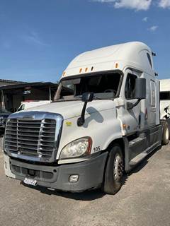Detroit DD15 Engine for a Freightliner CASCADIA 125