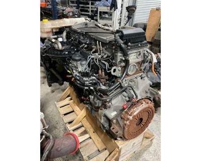 Detroit DD15 Engine for a Freightliner CASCADIA
