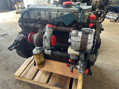 International DT466E Engine