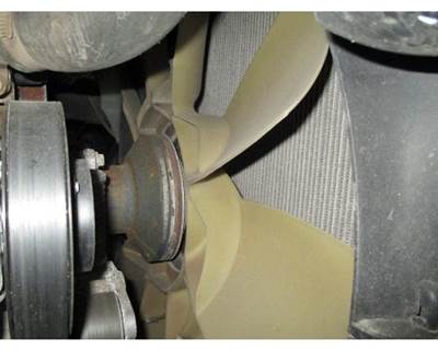 Detroit DD15 Fan Blade for a Freightliner CASCADIA
