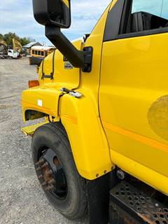 Chevrolet C7500 Left Fender Extension