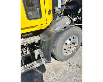 Mack MD Right Fender Extension