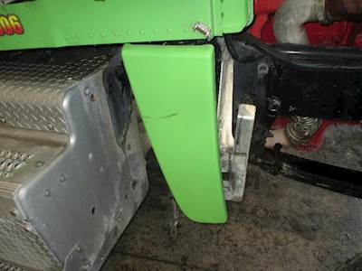 Peterbilt 389 Right Fender Extension