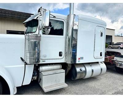 Peterbilt 389 Right Fender Extension