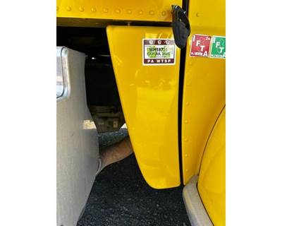 Peterbilt 389 Right Fender Extension