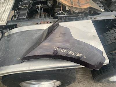 Peterbilt 579 Right Fender Extension