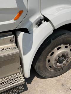 Peterbilt 579 Right Fender Extension