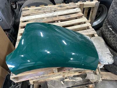 Peterbilt 579 Left Fender Extension