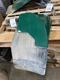 Peterbilt 579 Right Fender Extension