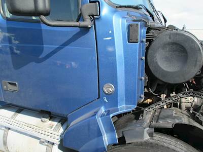 Volvo VNL Right Fender Extension