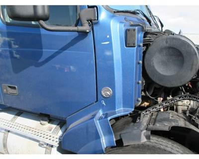 Volvo VNL Right Fender Extension