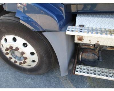 Volvo VNL Left Fender Extension