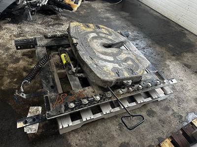 International Fifth Wheel for a International RH61F