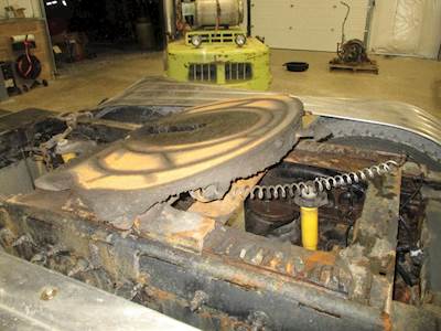 Holland AIR SLIDE Fifth Wheel for a Peterbilt 389