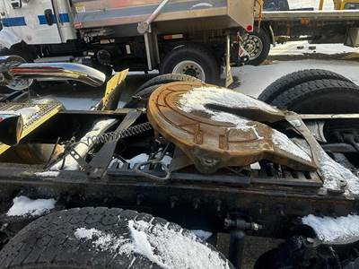 Holland AIR SLIDE Fifth Wheel for a Peterbilt 389