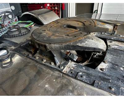 Jost STATIONARY Fifth Wheel for a Kenworth W900