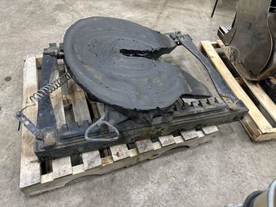 Peterbilt 567 Fifth Wheel