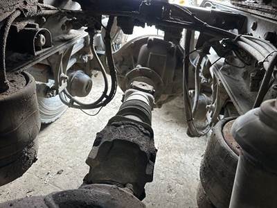 Meritor RT-46-160P Cutoff for a Peterbilt 579