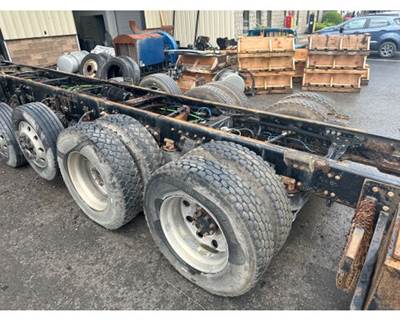 Meritor RT-46-160P Cutoff for a Freightliner CORONADO 122