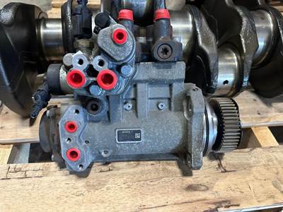 Detroit DD15 Fuel Injection Pump for a Freightliner CASCADIA 126