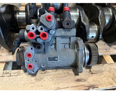 Detroit DD15 Fuel Injection Pump for a Freightliner CASCADIA 126