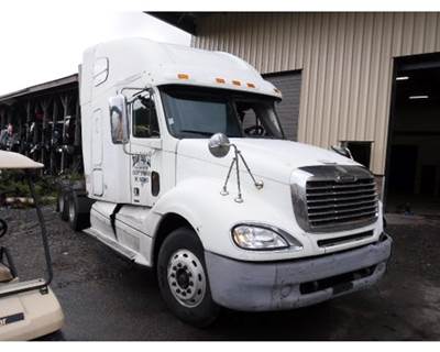 Freightliner Columbia 120 Right Fuel Tank