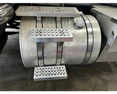 International 9900i Left Fuel Tank