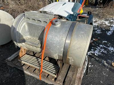 Mack RD688S Fuel Tank