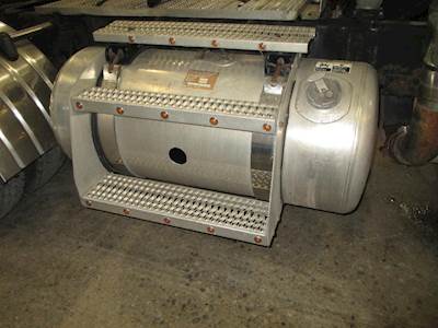 Peterbilt 389 Right Fuel Tank