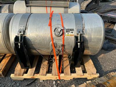 Peterbilt 389 Right Fuel Tank