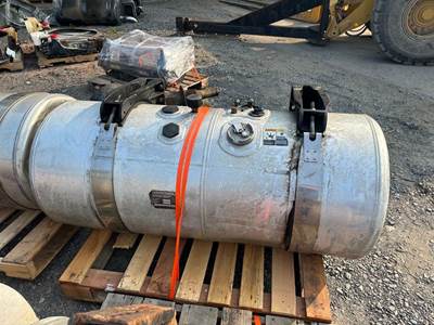 Peterbilt 389 Left Fuel Tank