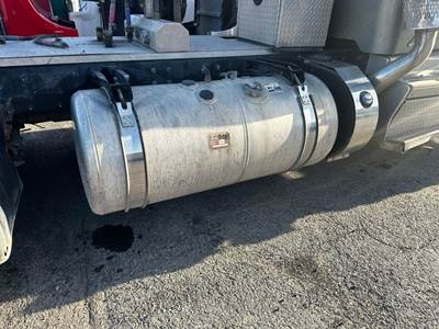 Peterbilt 389 Right Fuel Tank