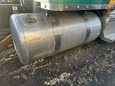 Peterbilt 389 Right Fuel Tank