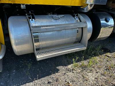 Peterbilt 389 Left Fuel Tank