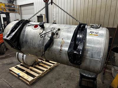 Peterbilt 389 Right Fuel Tank