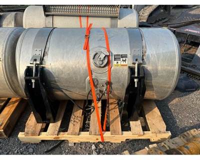 Peterbilt 389 Right Fuel Tank