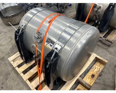 Peterbilt 567 Right Fuel Tank